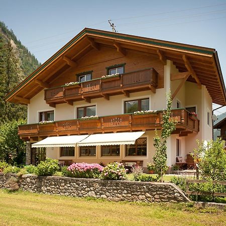 Leo Appartements Mayrhofen Exterior photo